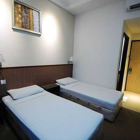 Hôtel Madras Eminence à Singapour Extérieur photo